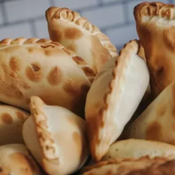 EMPANADA CHEESE BURGER