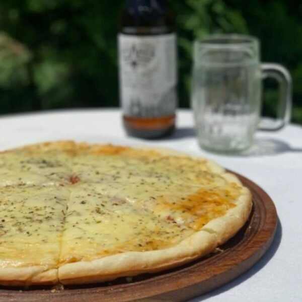 PIZZA GRANDE DE MUZZARELLA